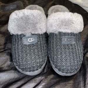 UGG Cozy Knit Genuine Shearling Slipper in Black